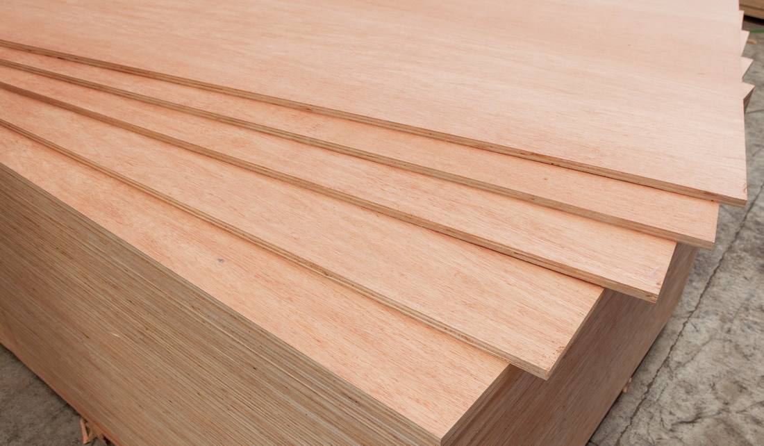 厂家供应宏宇木业，大量出售高性价家具板